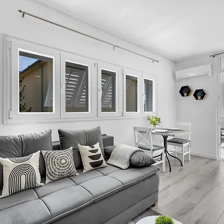 Mediterranean Living 3 Makarska