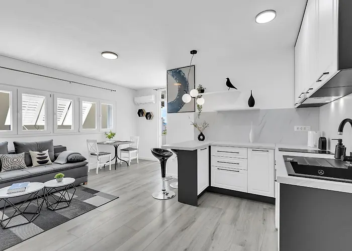 Mediterranean Living 3 * Makarska