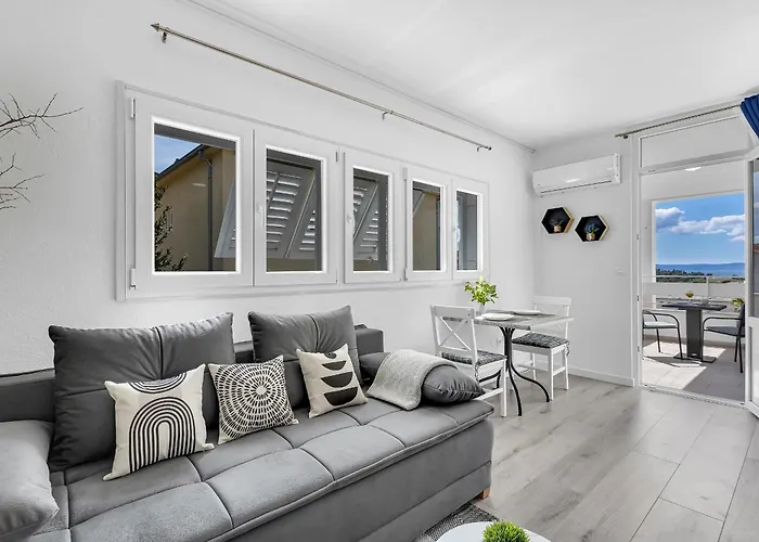 Mediterranean Living 3 Makarska